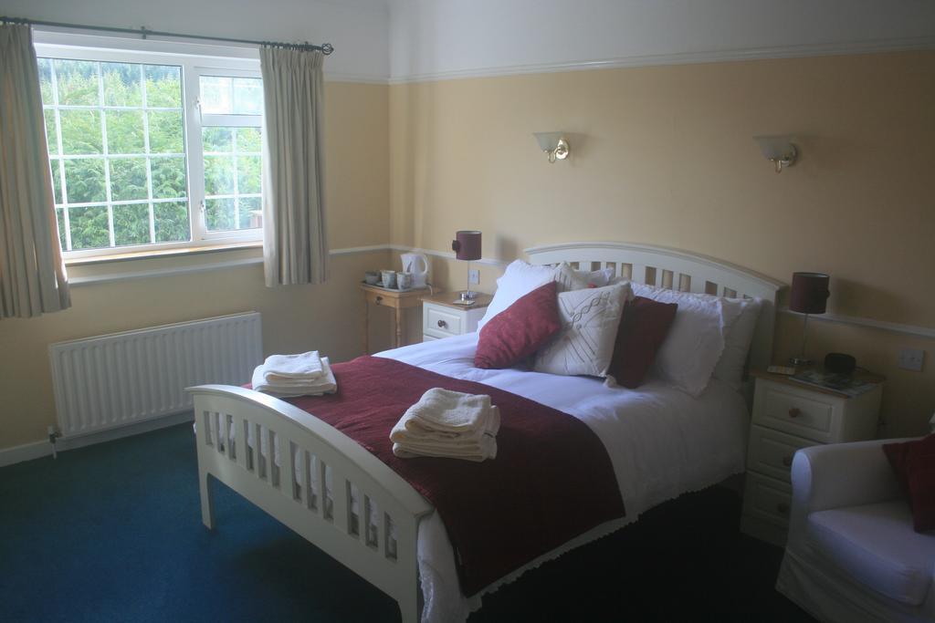 Saggart Laragh Mountain View Lodge الغرفة الصورة